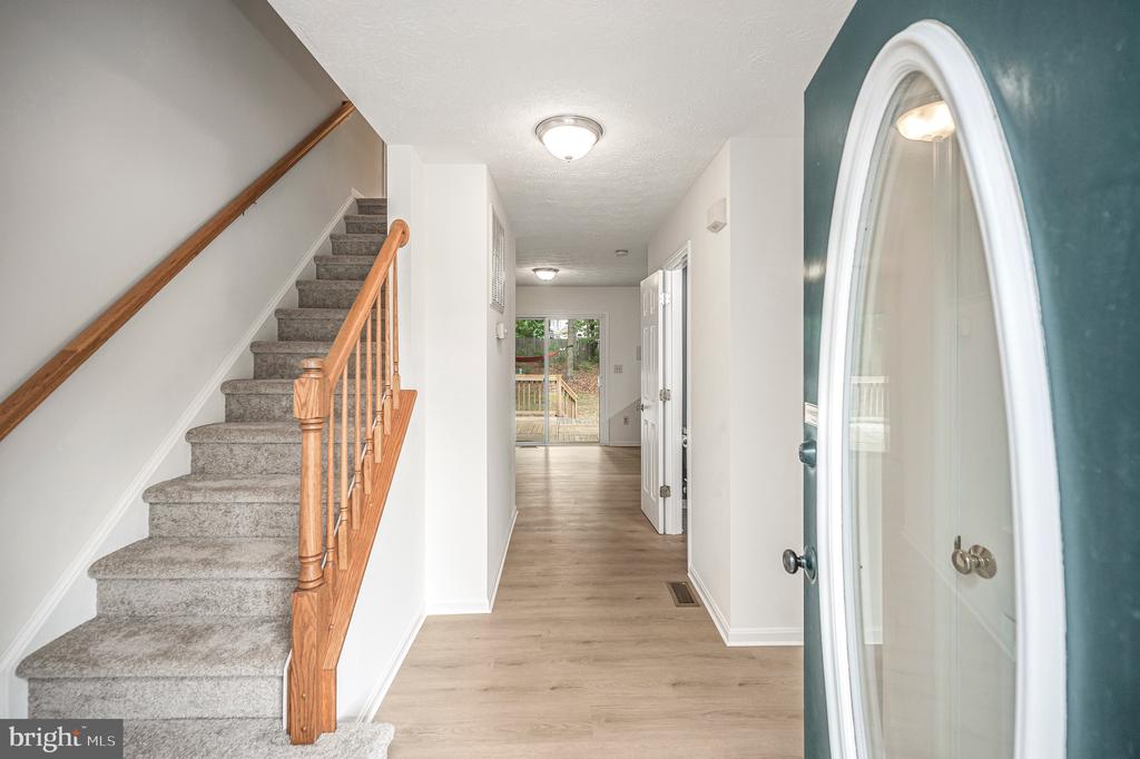 7301 SUNSET RIDGE COURT