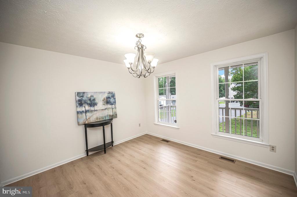7301 SUNSET RIDGE COURT