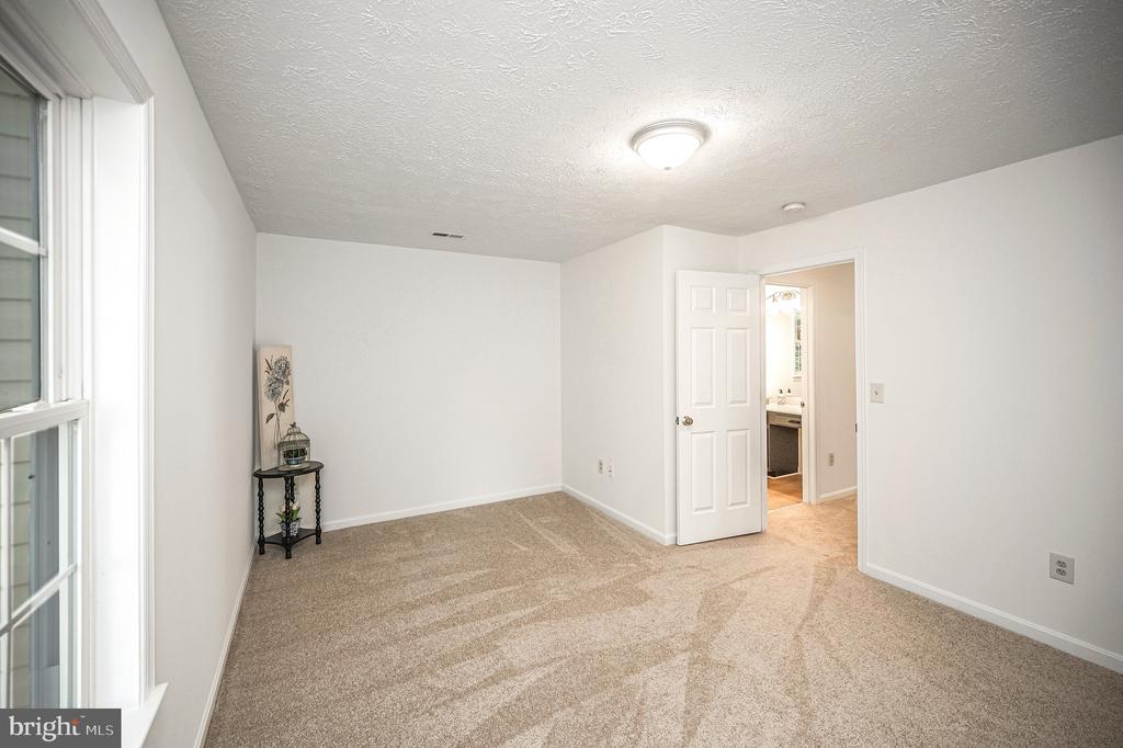 7301 SUNSET RIDGE COURT