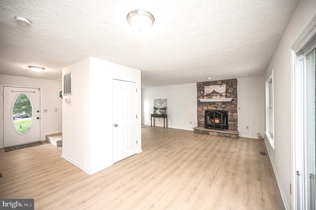 7301 SUNSET RIDGE COURT