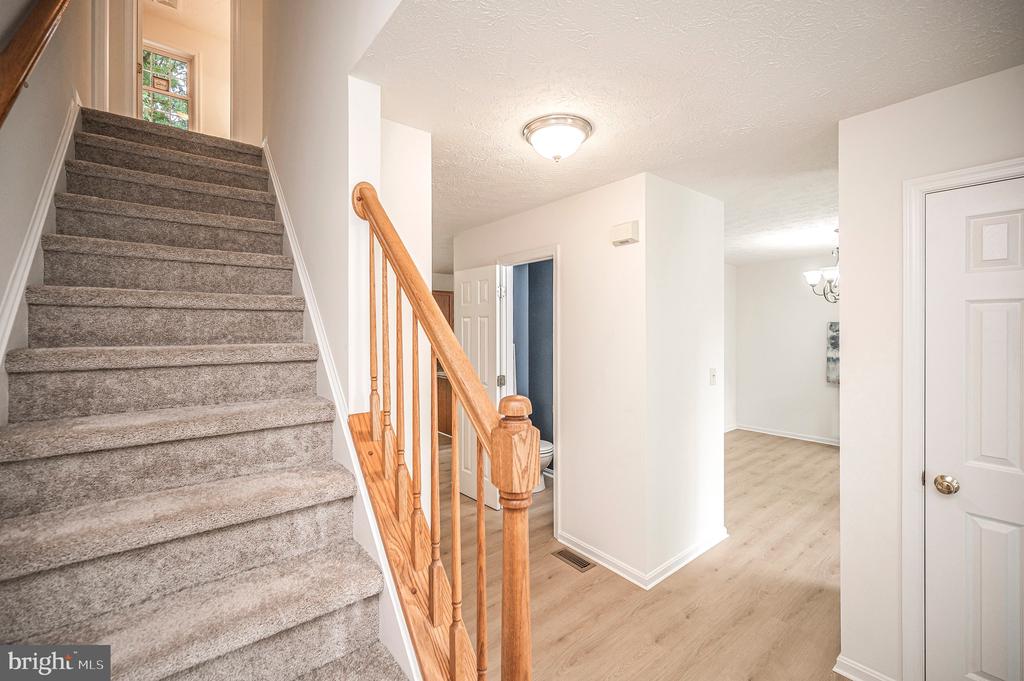 7301 SUNSET RIDGE COURT