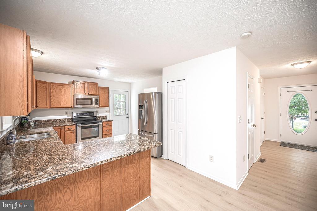 7301 SUNSET RIDGE COURT