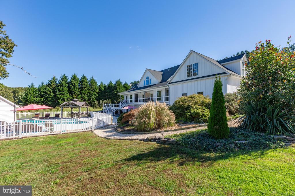 6829 FOX RIDGE ROAD