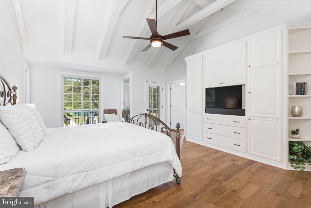 6829 FOX RIDGE ROAD