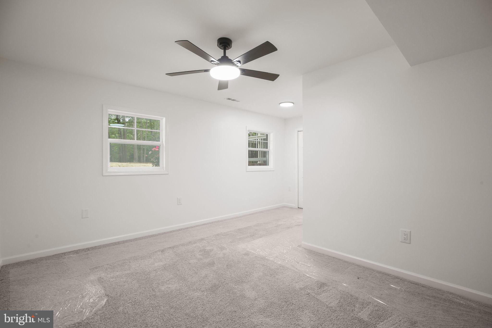 211 HARDWOOD LANE
