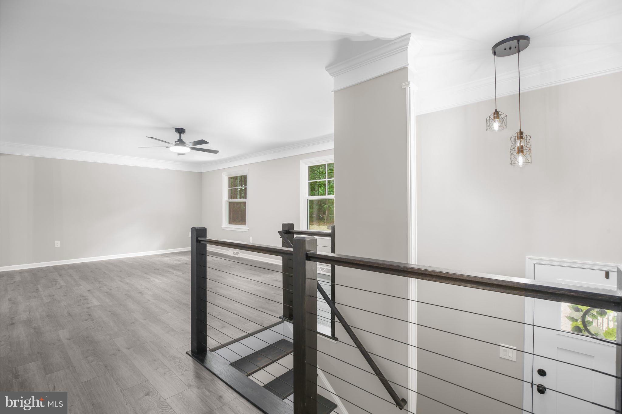 211 HARDWOOD LANE