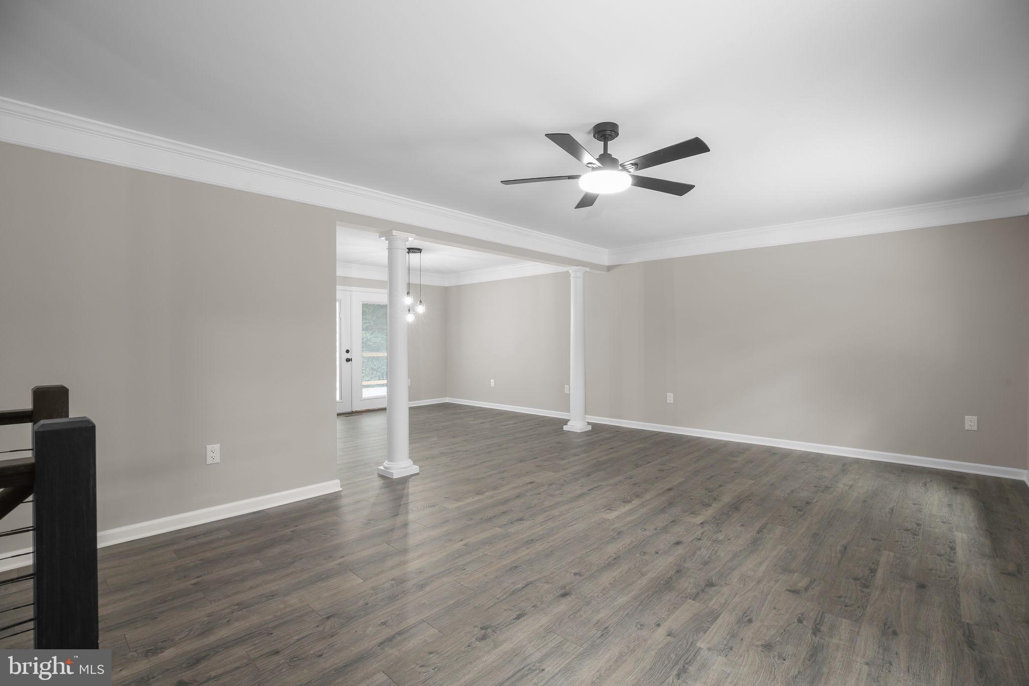 211 HARDWOOD LANE
