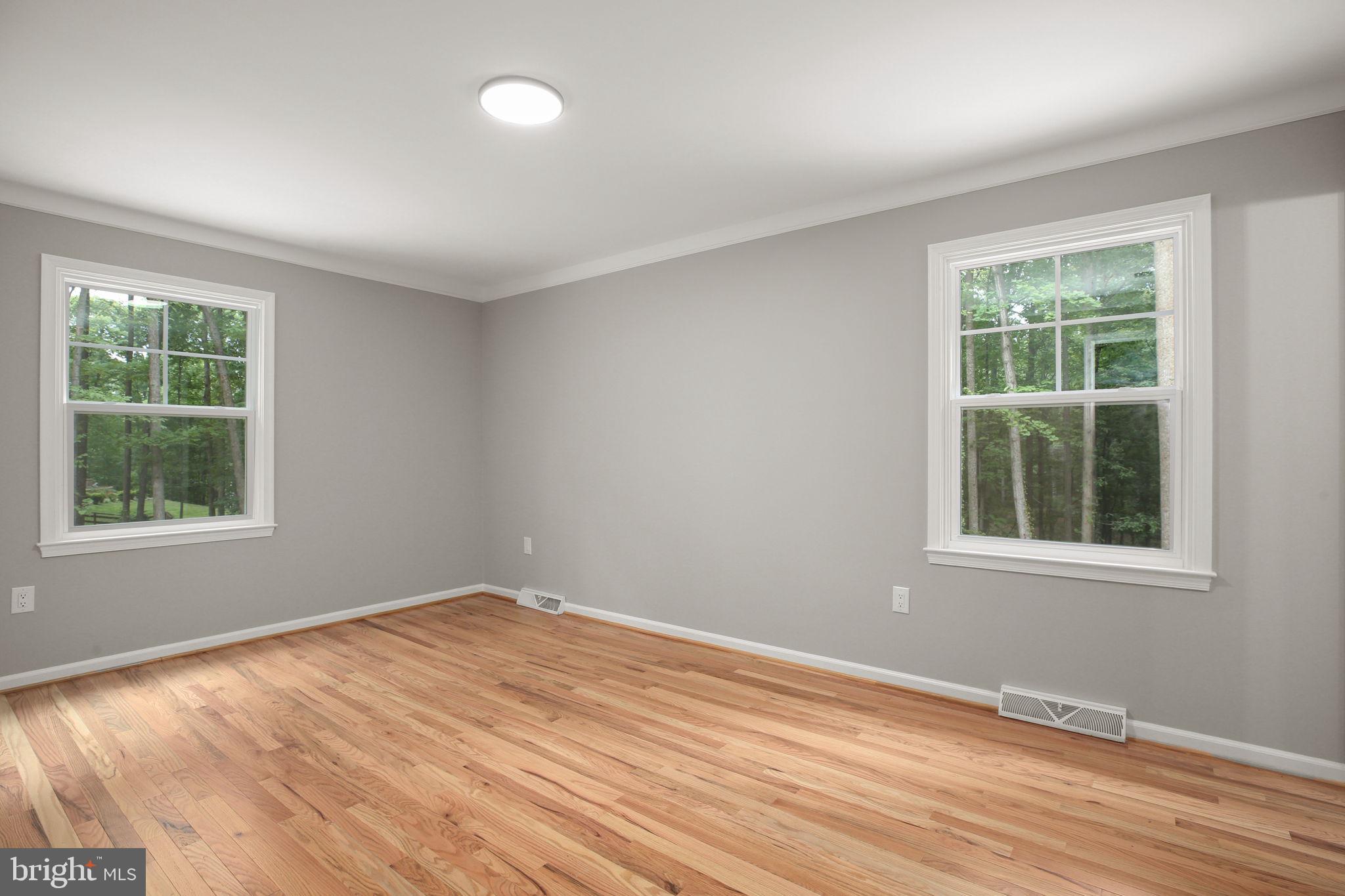 211 HARDWOOD LANE
