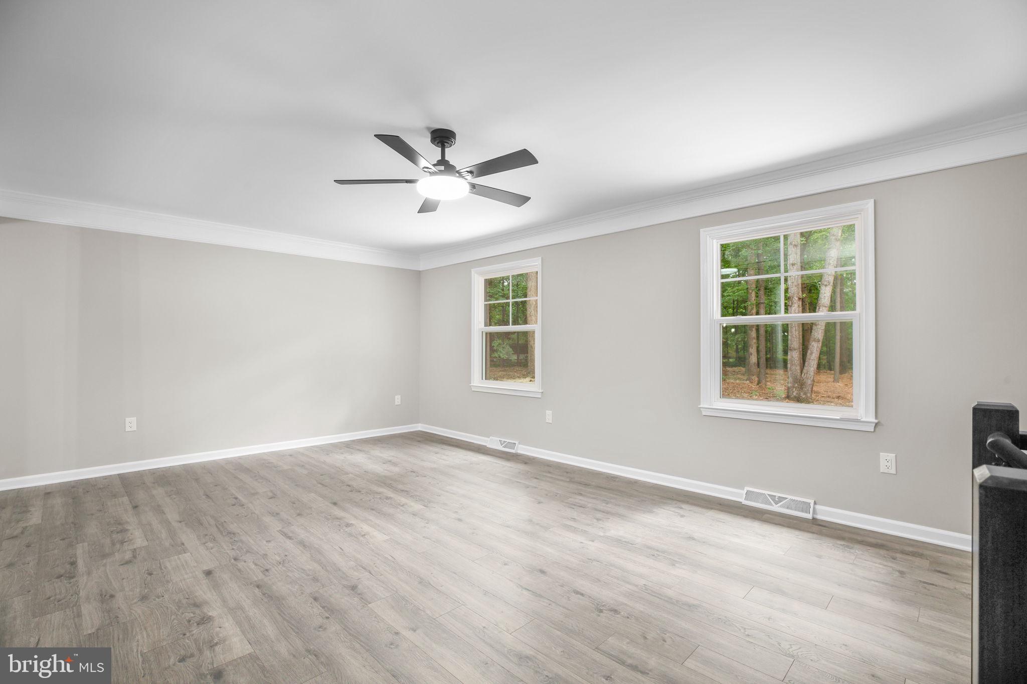 211 HARDWOOD LANE