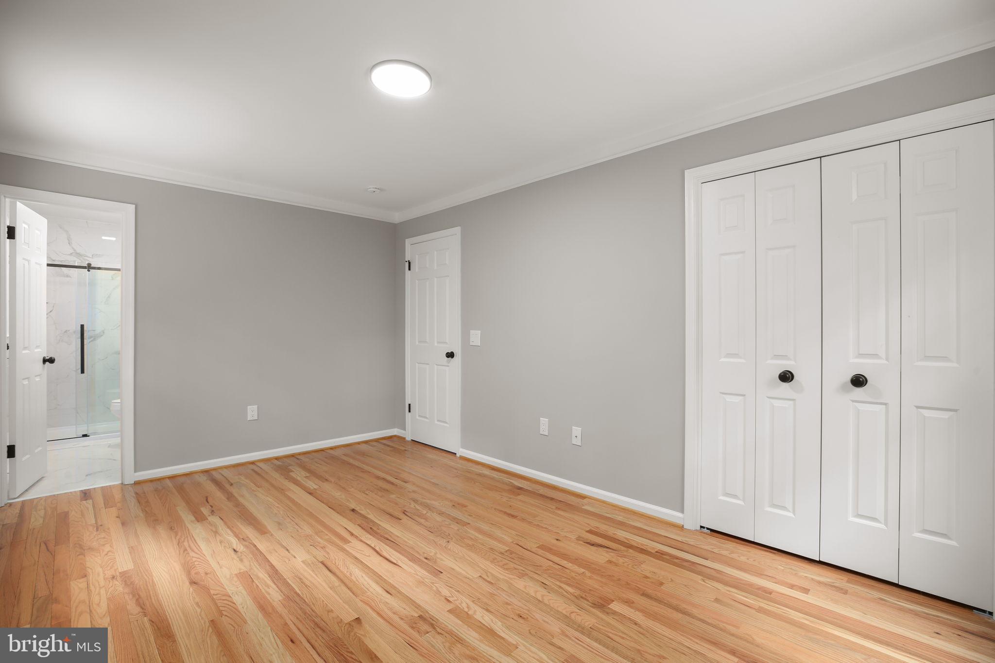 211 HARDWOOD LANE