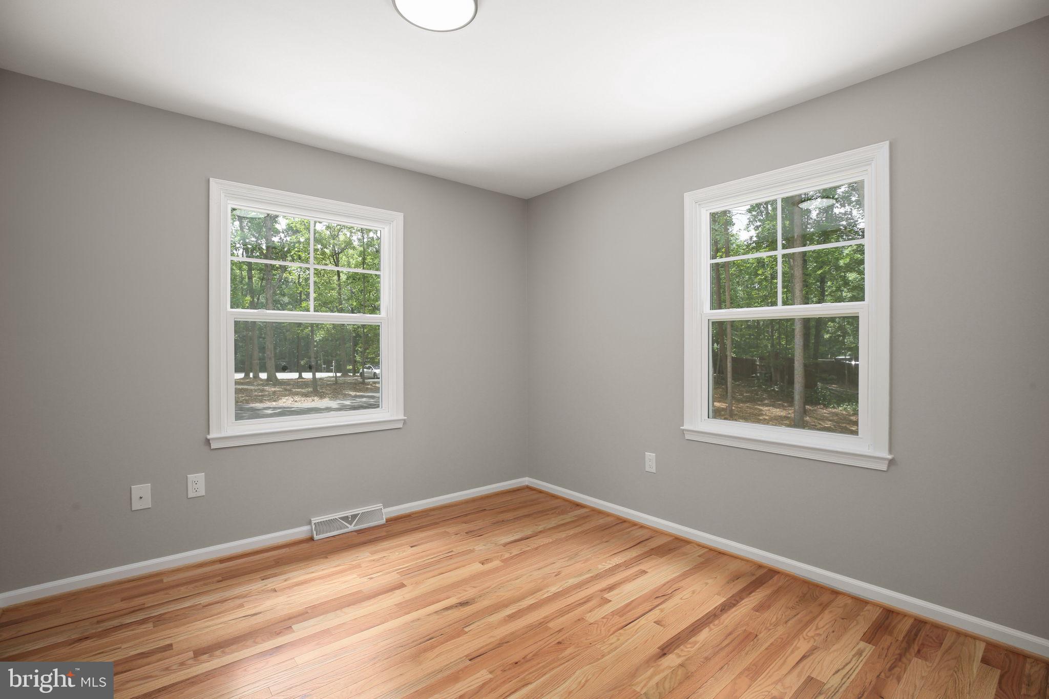 211 HARDWOOD LANE