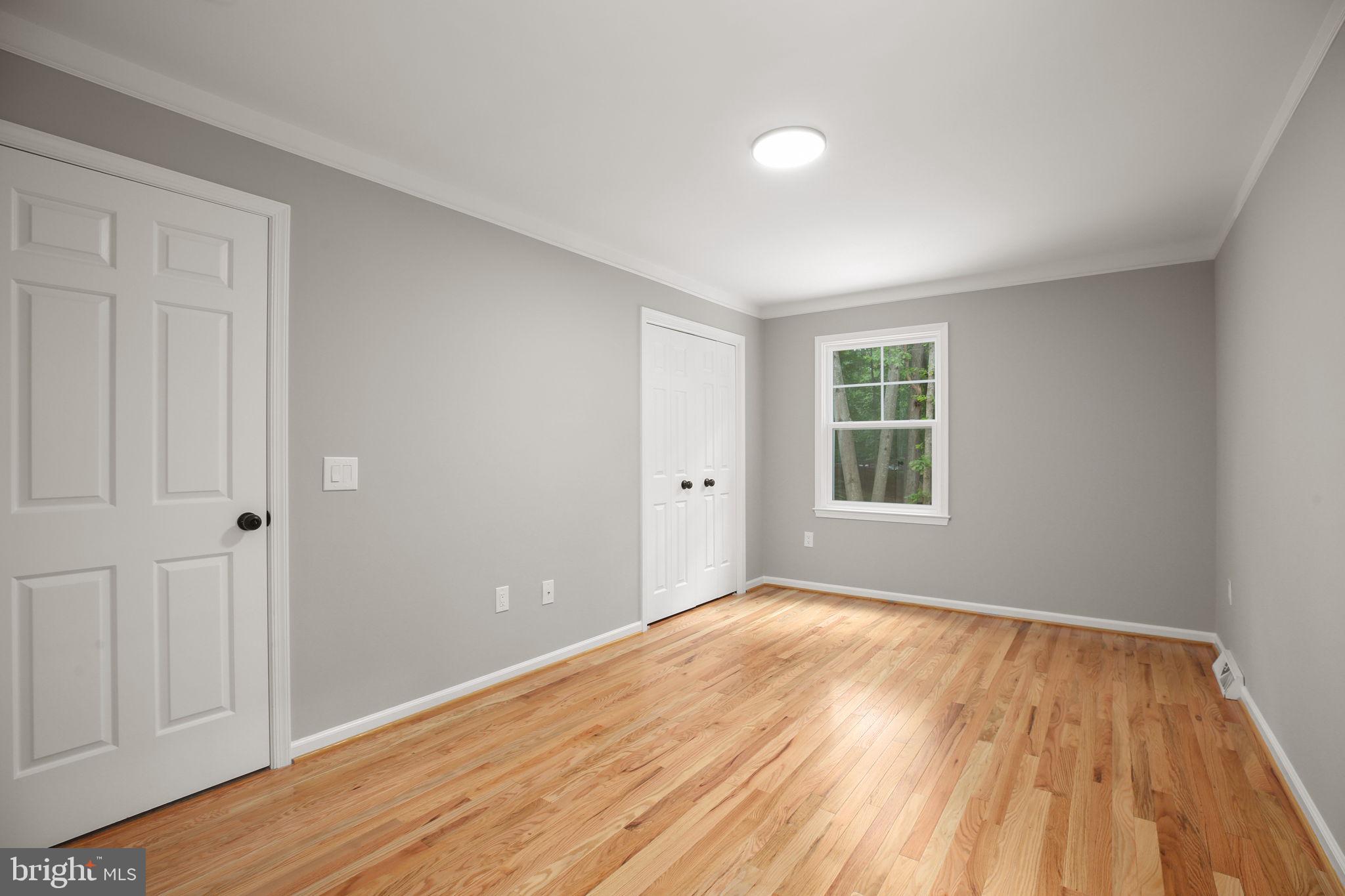 211 HARDWOOD LANE