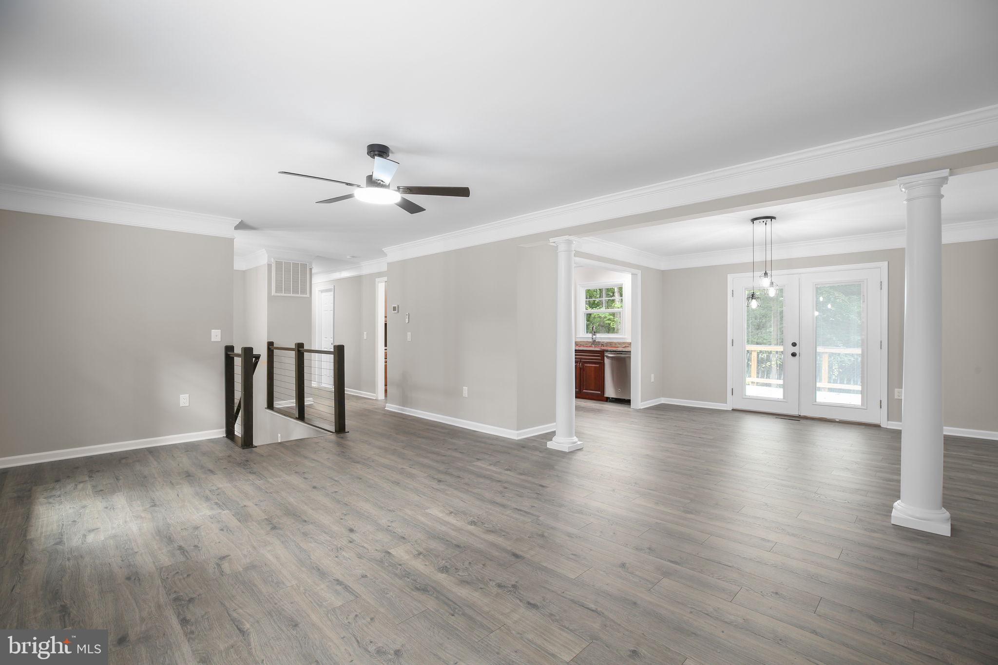 211 HARDWOOD LANE