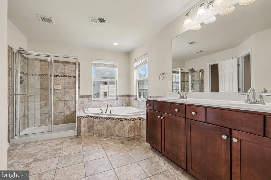 9709 GLENN BROOKE COURT