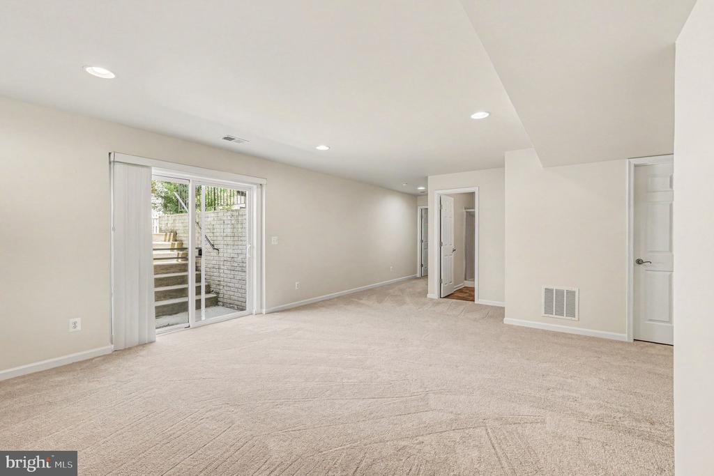 9709 GLENN BROOKE COURT