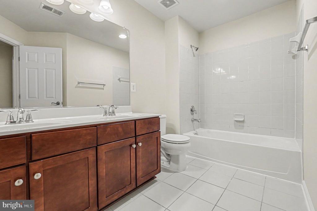 9709 GLENN BROOKE COURT
