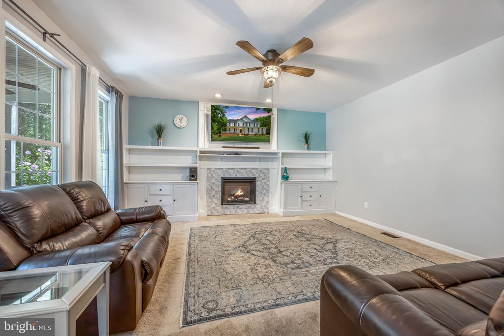 7721 RIPARIAN COURT