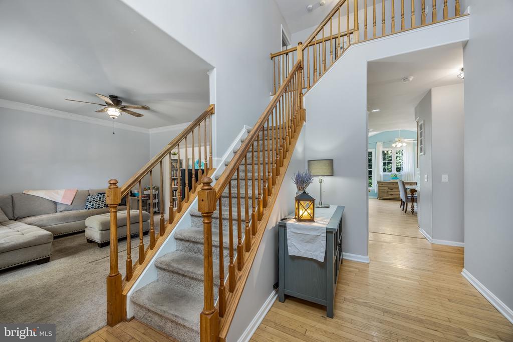 7721 RIPARIAN COURT