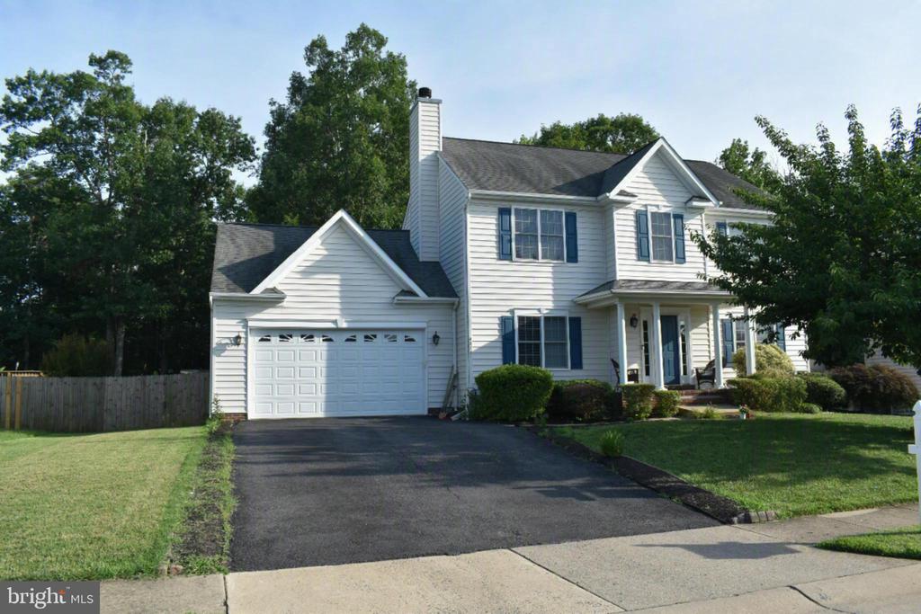 4016 DERBYSHIRE LANE