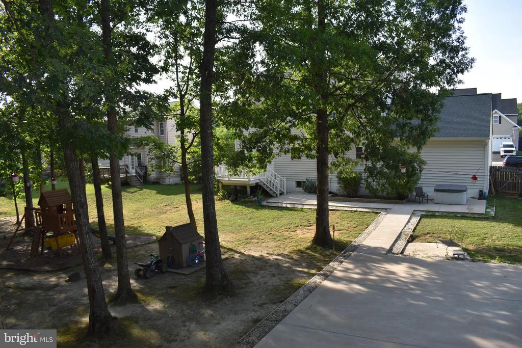 4016 DERBYSHIRE LANE