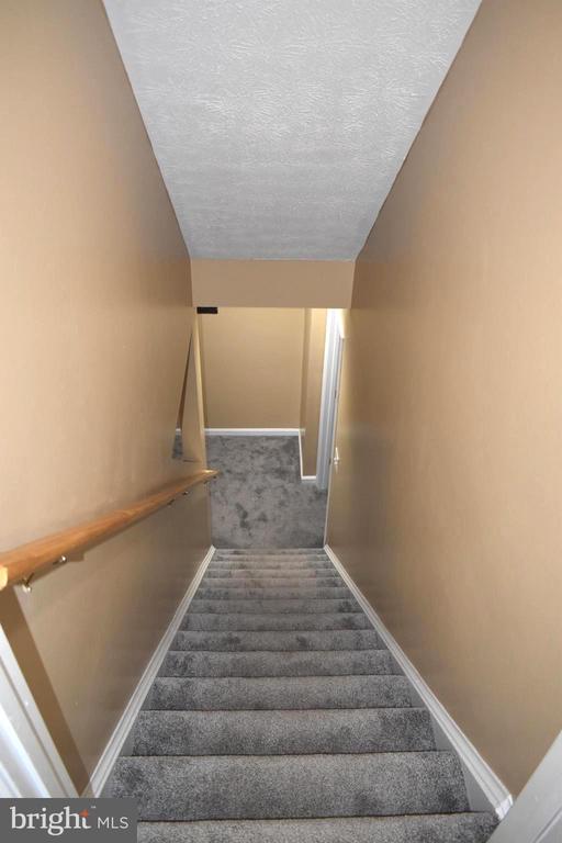 4016 DERBYSHIRE LANE