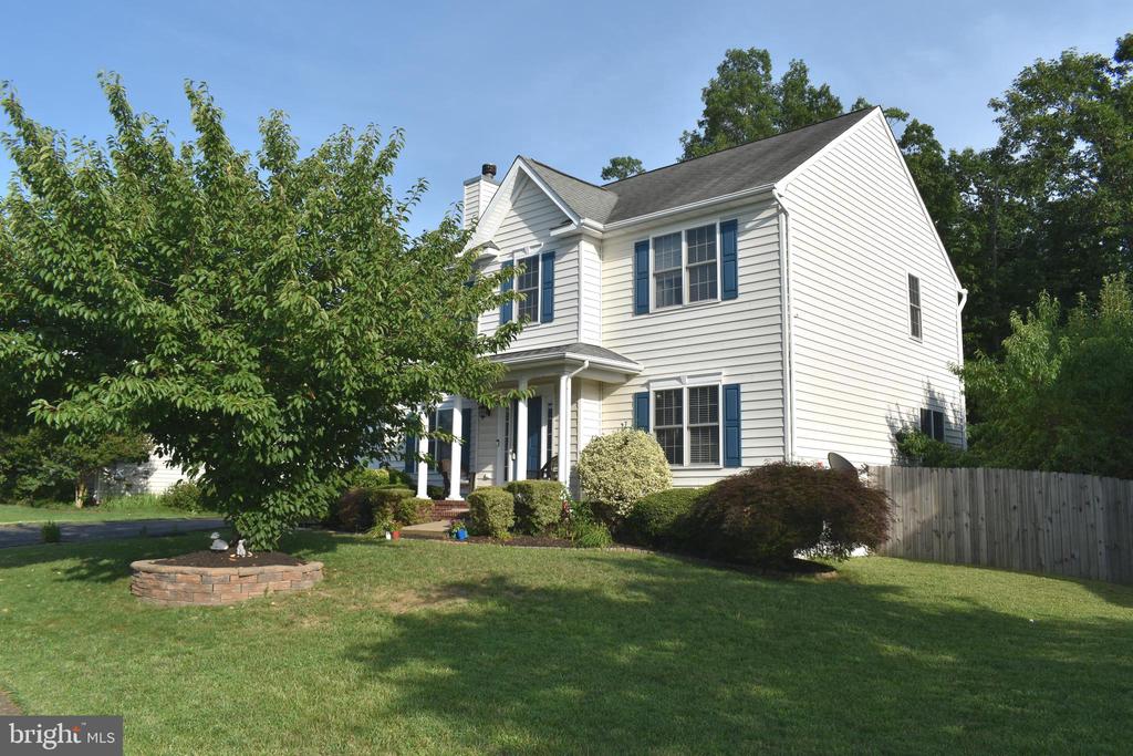 4016 DERBYSHIRE LANE
