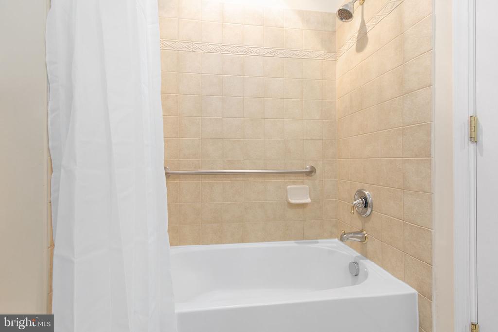 5705 W KESSLERS CROSSING