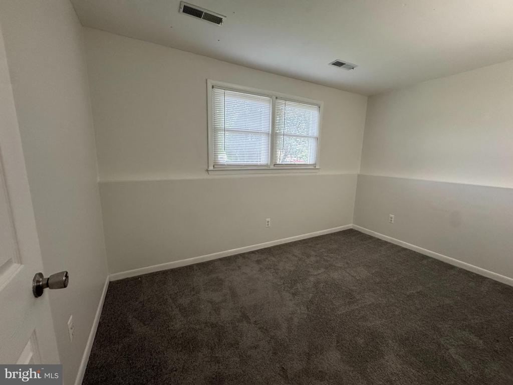 5077 MACNAMARA DRIVE