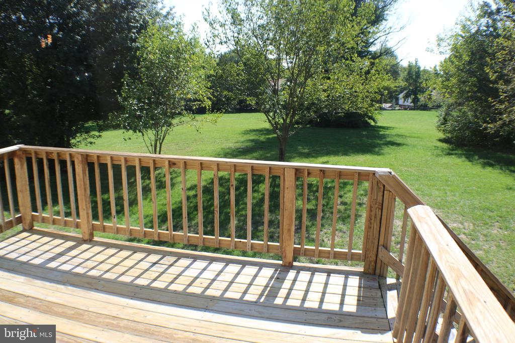 5077 MACNAMARA DRIVE