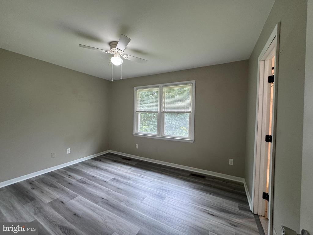 5077 MACNAMARA DRIVE