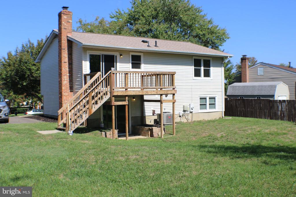 5077 MACNAMARA DRIVE