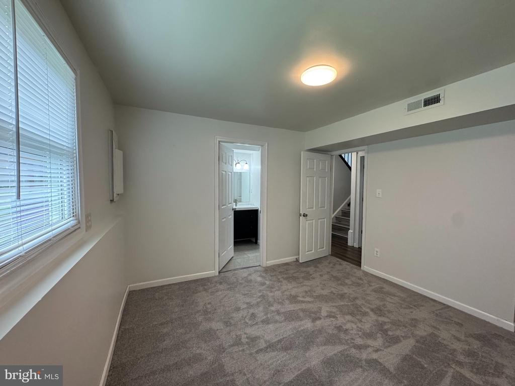 5077 MACNAMARA DRIVE