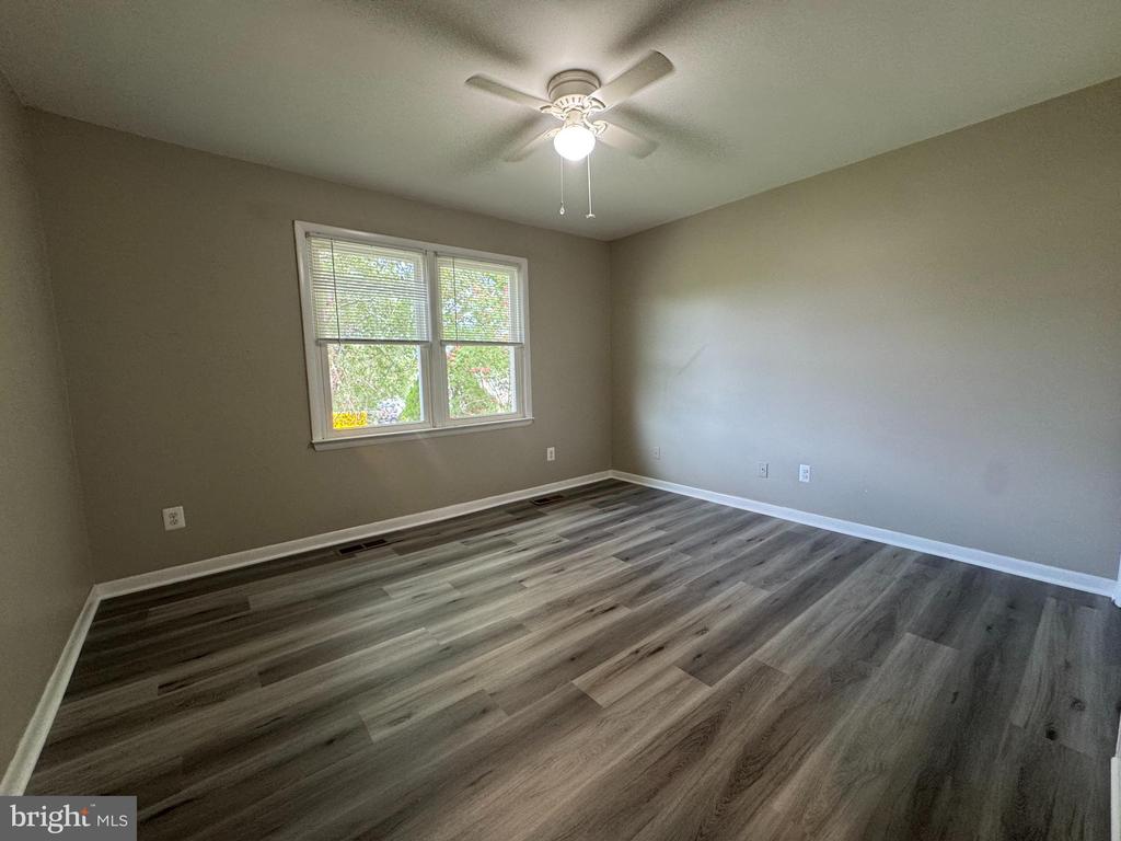 5077 MACNAMARA DRIVE