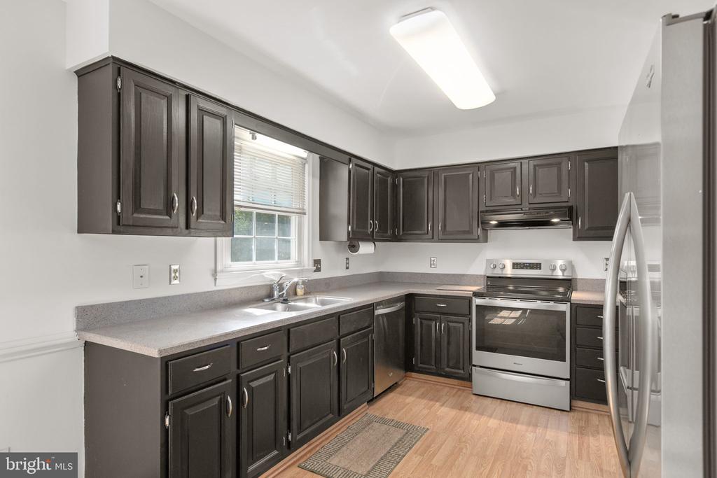 11511 SILVERLEAF LANE