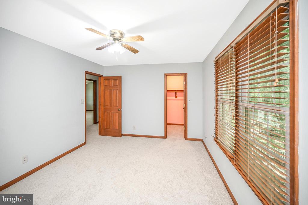 5802 QUEENS MILL CIRCLE