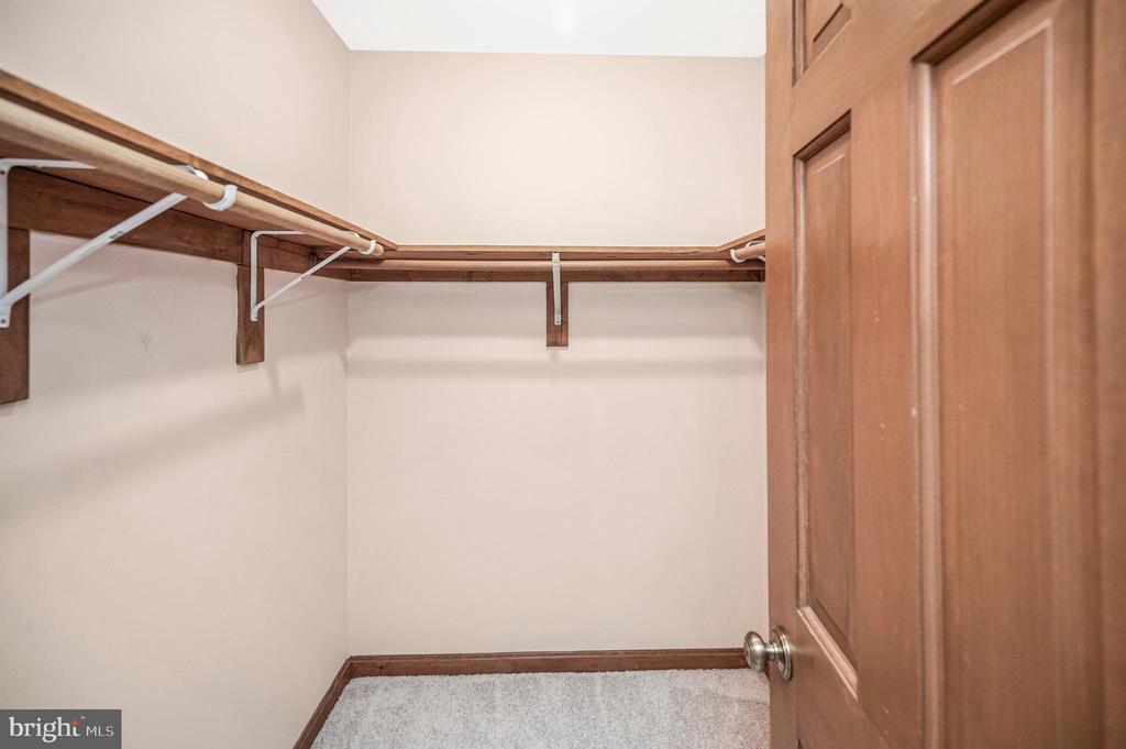 5802 QUEENS MILL CIRCLE