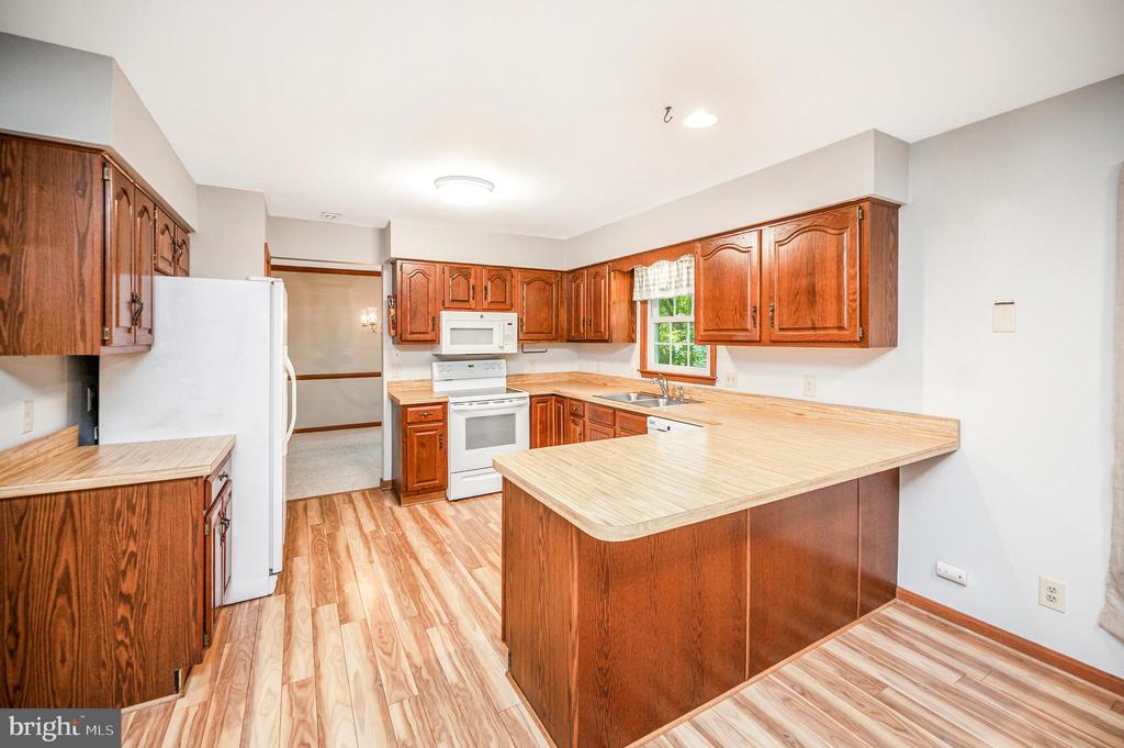 5802 QUEENS MILL CIRCLE
