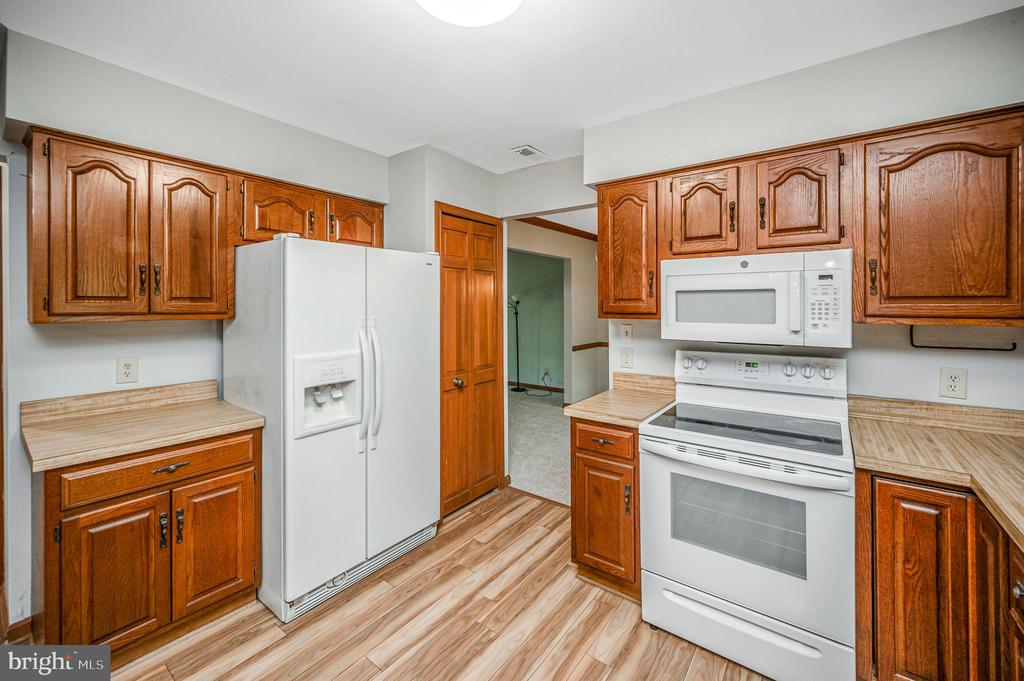 5802 QUEENS MILL CIRCLE