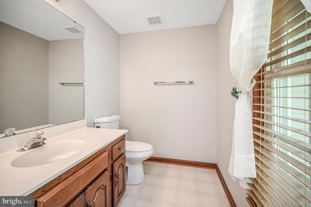 5802 QUEENS MILL CIRCLE