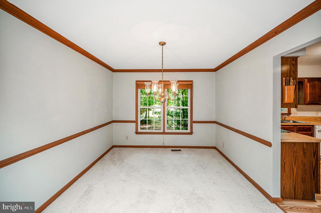5802 QUEENS MILL CIRCLE