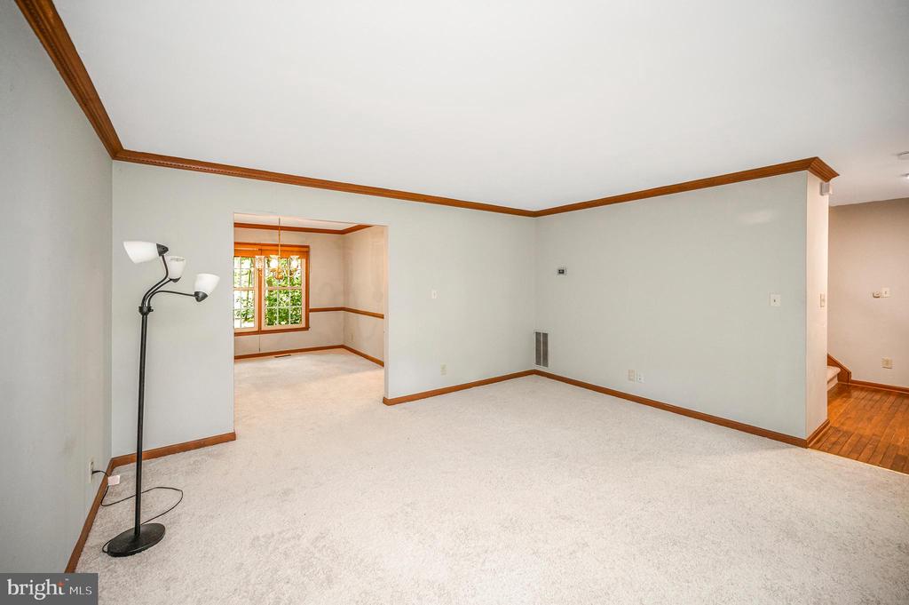 5802 QUEENS MILL CIRCLE