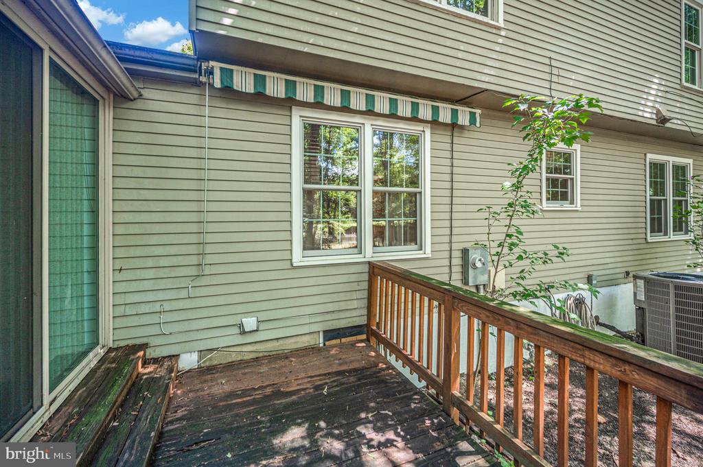 5802 QUEENS MILL CIRCLE