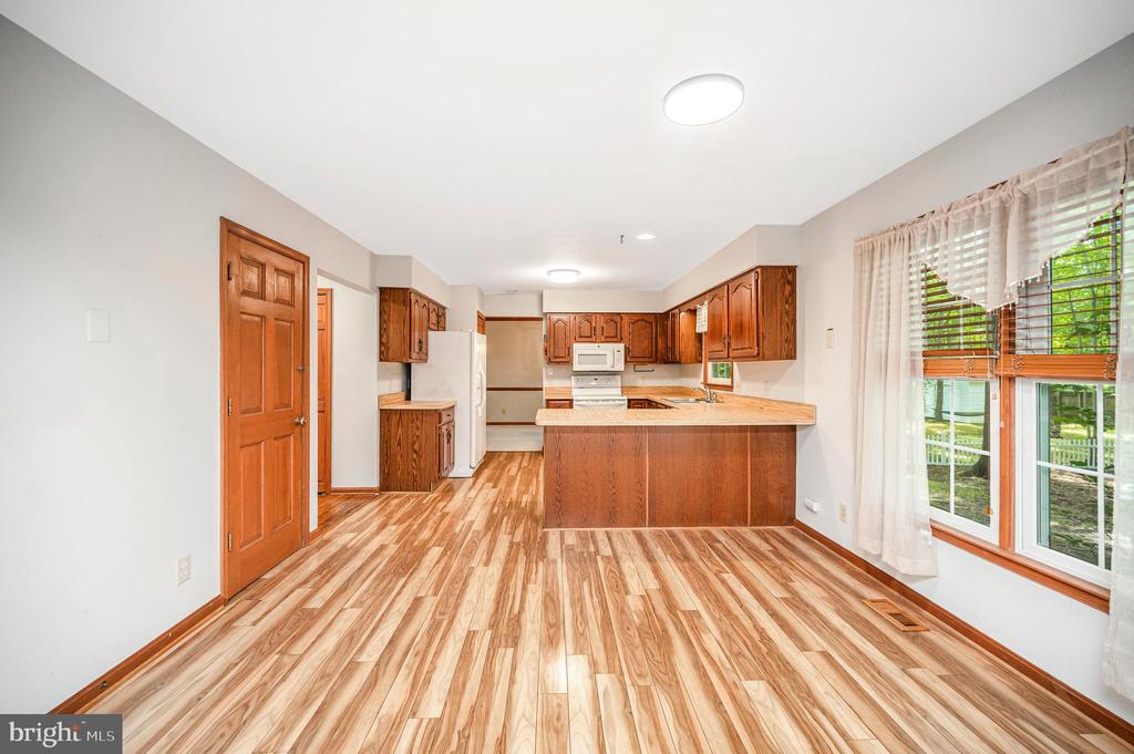 5802 QUEENS MILL CIRCLE