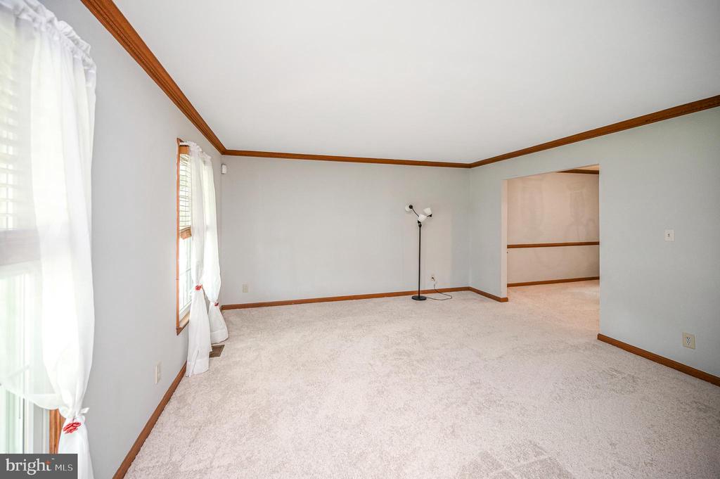 5802 QUEENS MILL CIRCLE