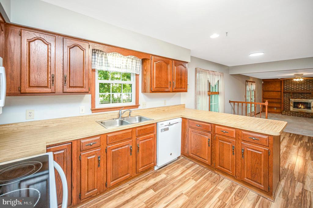 5802 QUEENS MILL CIRCLE