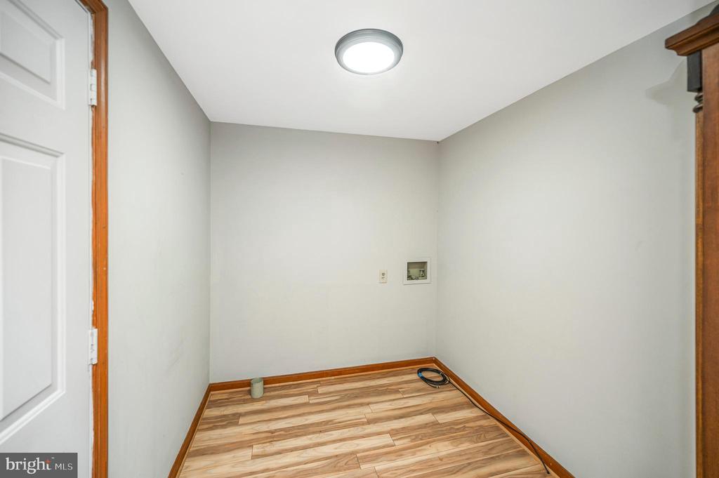 5802 QUEENS MILL CIRCLE