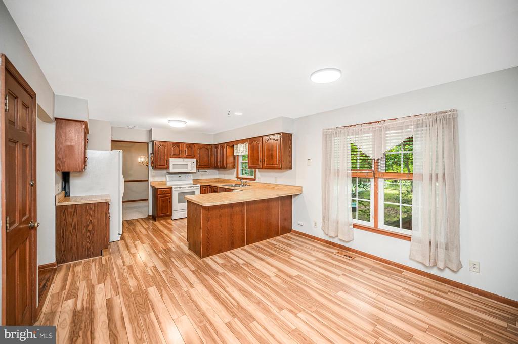 5802 QUEENS MILL CIRCLE