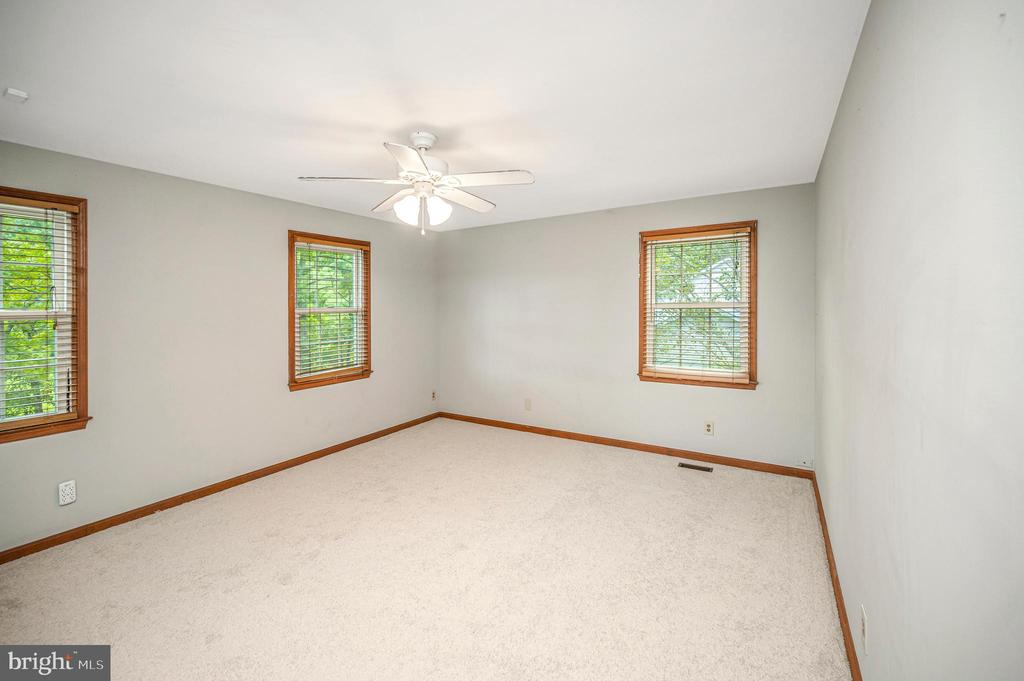 5802 QUEENS MILL CIRCLE