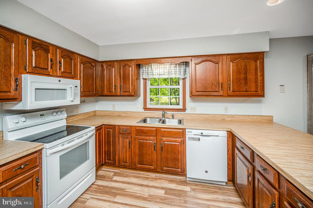 5802 QUEENS MILL CIRCLE