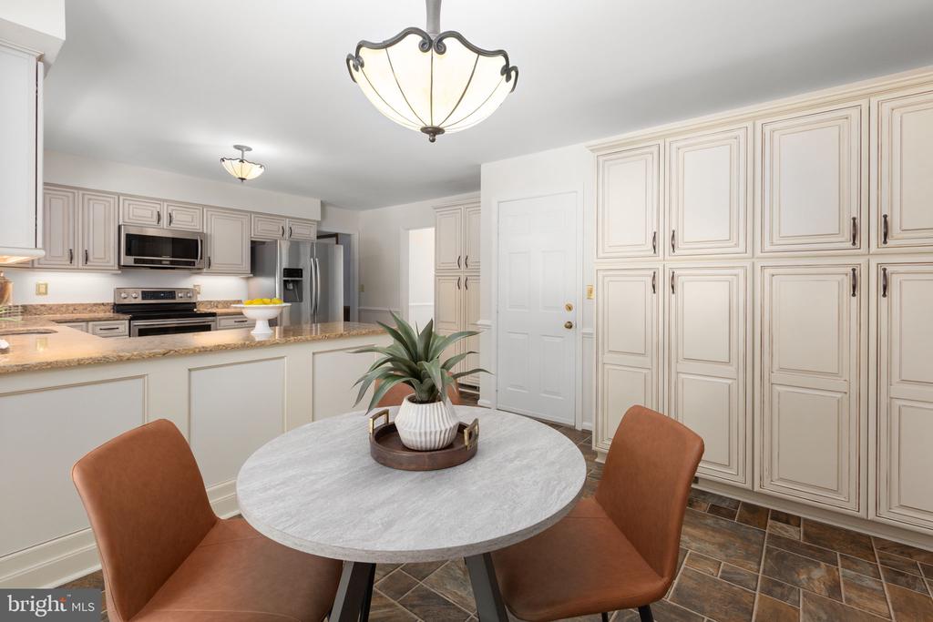6403 SOUTHRIDGE COURT